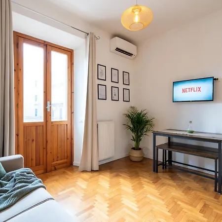 Colosseum House - Private Rooftop, Jacuzzi Hot Tub & View * روما