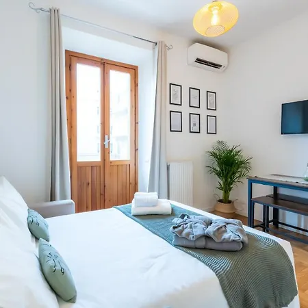 Colosseum House - Private Rooftop, Jacuzzi Hot Tub & View * روما