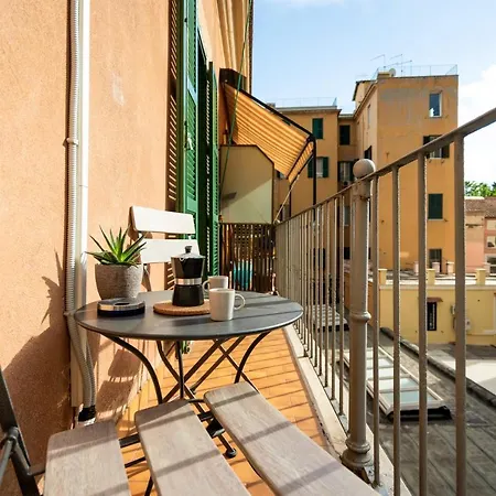Colosseum House - Private Rooftop, Jacuzzi Hot Tub & View شقة *