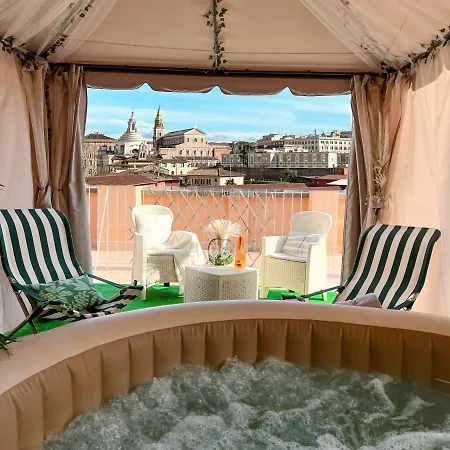 Colosseum House - Private Rooftop, Jacuzzi Hot Tub & View روما