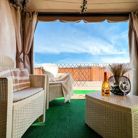 Colosseum House - Private Rooftop, Jacuzzi Hot Tub & View شقة روما